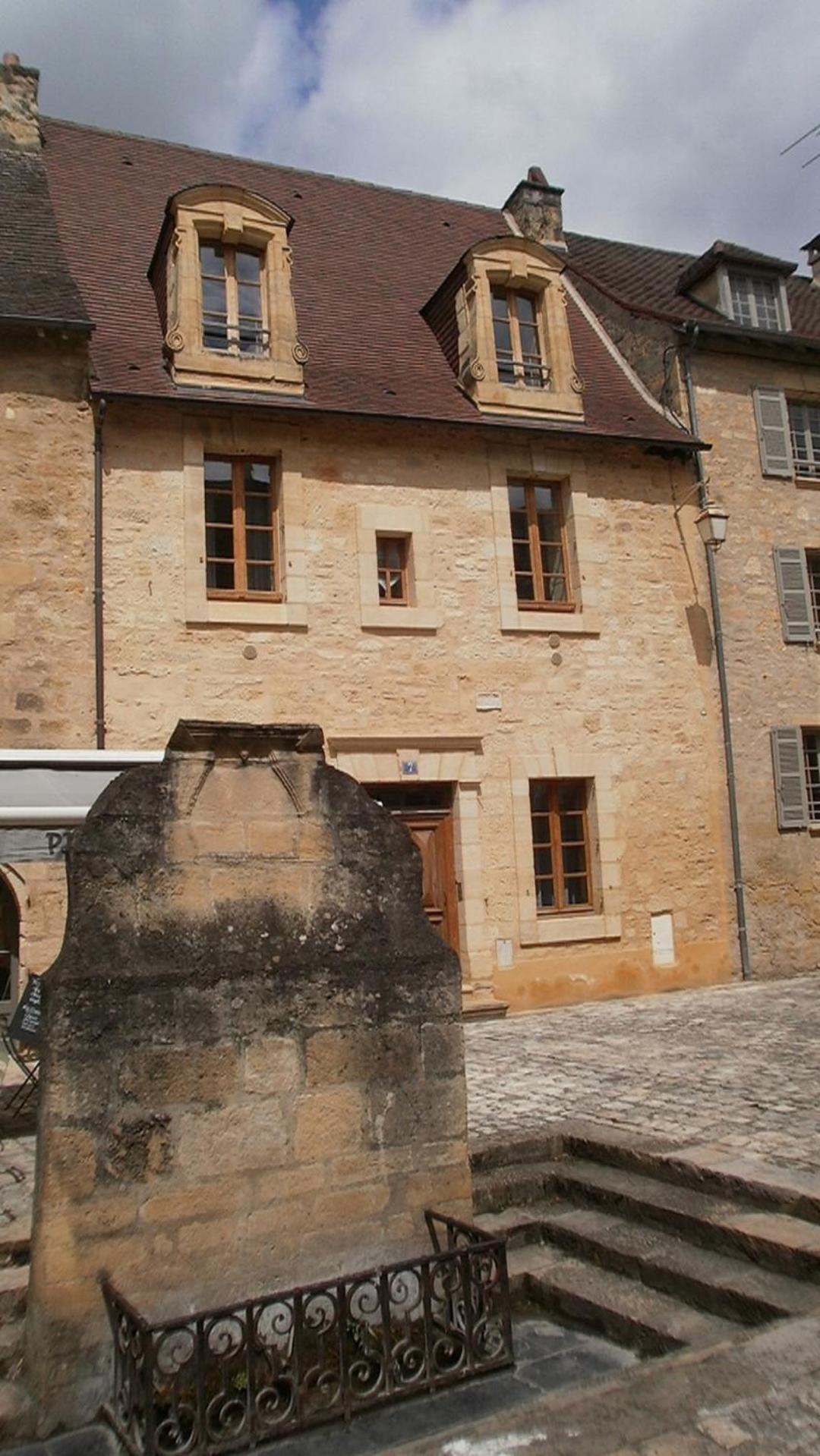 Le Grenier Du Chapitre Apartment Sarlat-la-Caneda Exterior photo