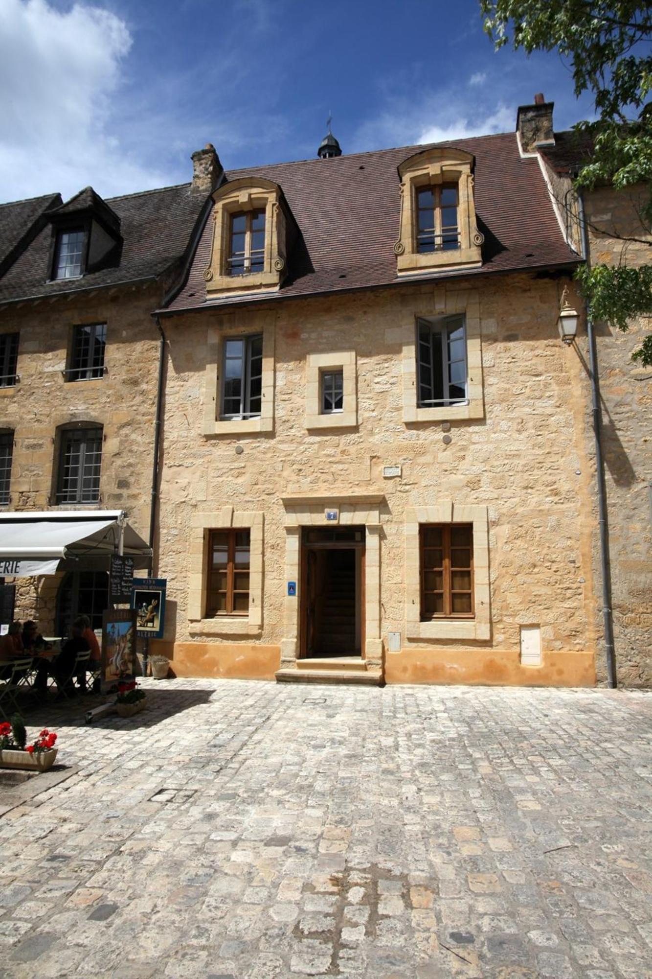 Le Grenier Du Chapitre Apartment Sarlat-la-Caneda Exterior photo