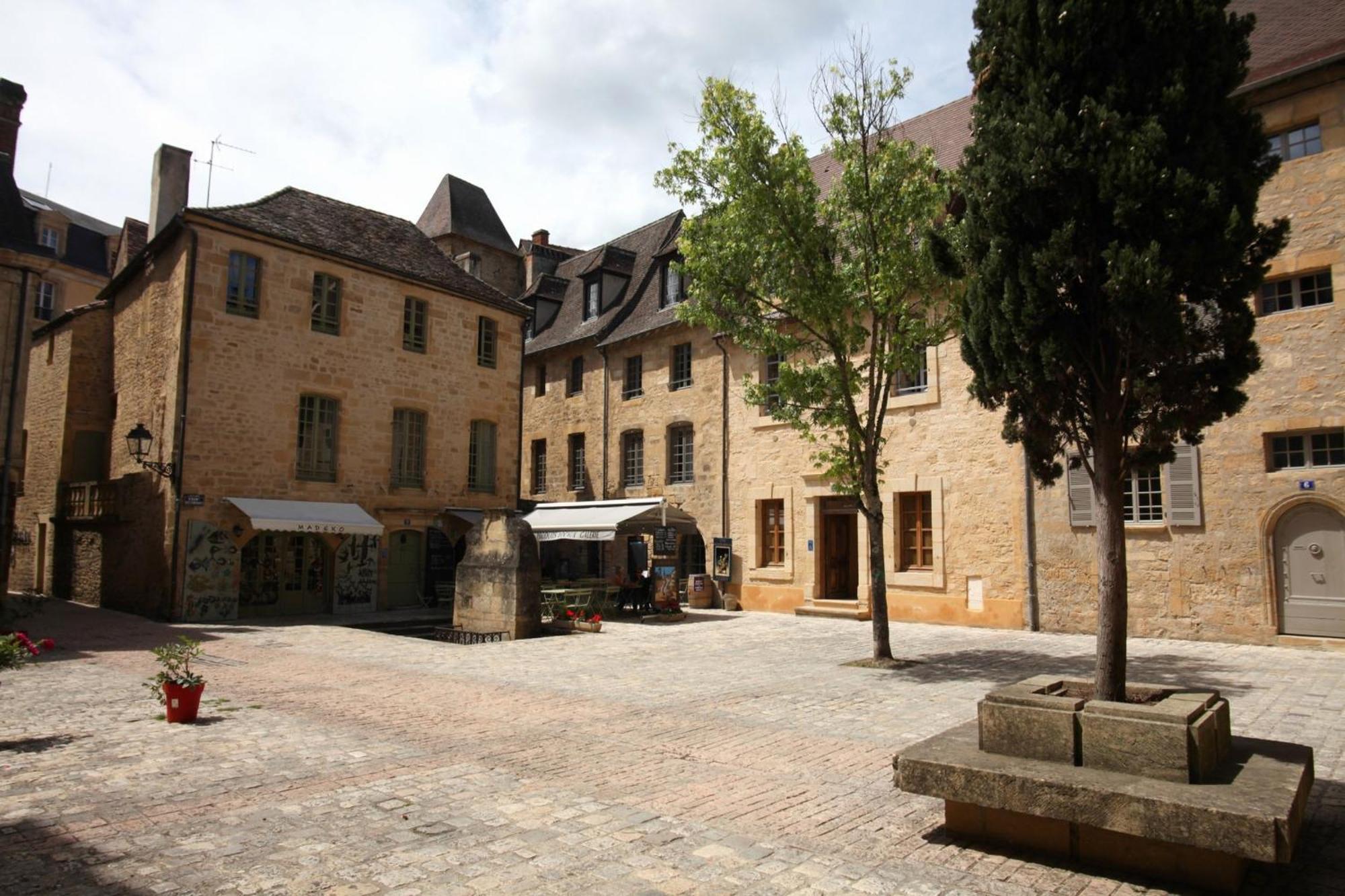 Le Grenier Du Chapitre Apartment Sarlat-la-Caneda Exterior photo